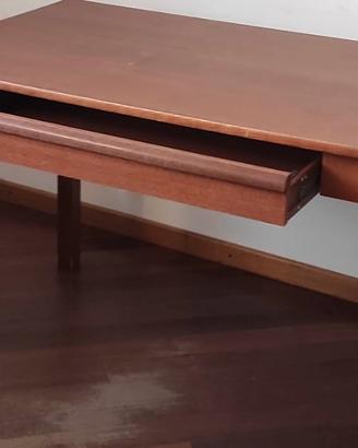 Tavolo/scrivania con cassetto