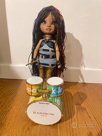 Bambola Rainbow High con batteria e accessori