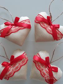 Decorazioni shabby 4 cuori oro pizzo rosso