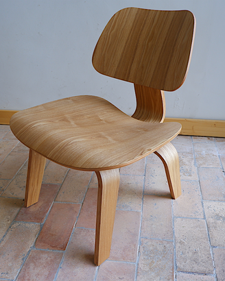 POLTRONA minimalista Eames - in legno multistrato