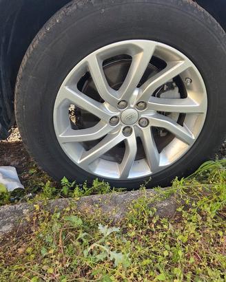 cerchi con gomme land rover discovery sport 