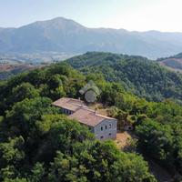 CASA INDIPENDENTE A GUBBIO