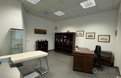 In Comodato d'Uso Gratuito: STUDIO MEDICO AUTORIZZ