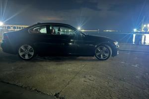 BMW 330 D  Coupé  nera-interni pelle rossa,.