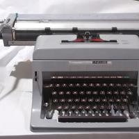 macchina da scrivere olivetti linea 88.