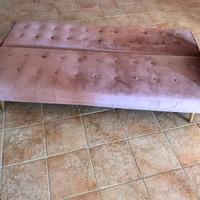 Divano letto color rosa