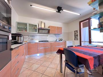 3 LOCALI A SALUDECIO