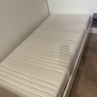 Letto singolo compreso di materasso