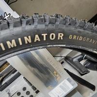 gomme specialized DH 