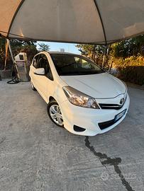Toyota yaris 1.4 diesel 90cv unica proprietaria