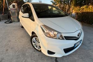 Toyota yaris 1.4 diesel 90cv unica proprietaria