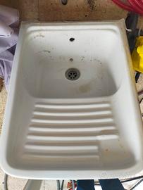 Lavatoio in ceramica 