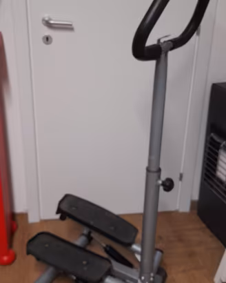 attrezzi per palestra + panca omaggio