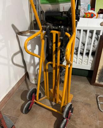 Carrello monta carichi