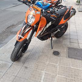 KTM 690 SMC - 2008 Motard