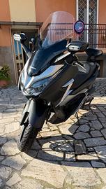 Honda Forza 300 ABS 2019 condizioni perfette.