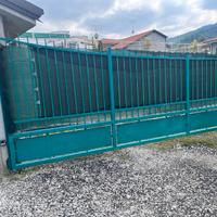 Cancello in ferro  e cancelletto di ingresso