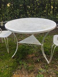 Tavolo in ferro con 2 sedie