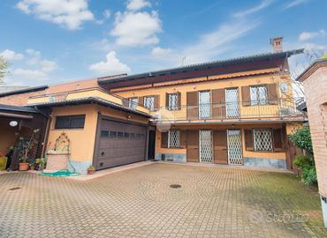 CASA INDIPENDENTE A LEINÌ