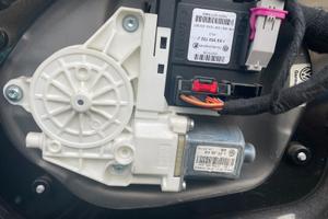 Motorini Alzacristalli per VW Golf V Serie