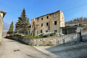 RUSTICO A CAPRINO VERONESE