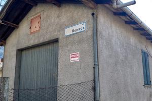 Fabbricato garage + deposito + terreno