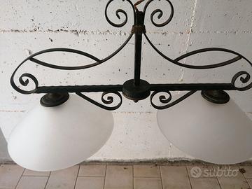 Lampada a sospensione a due luci