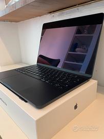 MacBook air 13’  in garanzia. + custodia