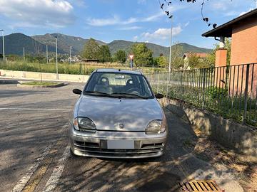 Fiat 600 benzina, completamente funzionante