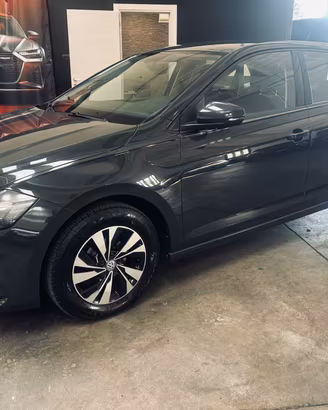 VW Polo 1000cc benzina x neopatentati 119000 km