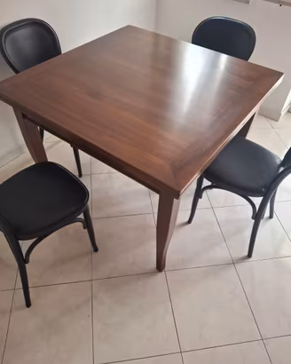tovolo e sedie