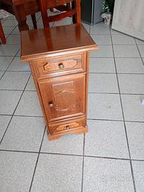 Comodino vintage in legno
