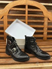Stivaletti biker Carmens in vera pelle nera N.36
