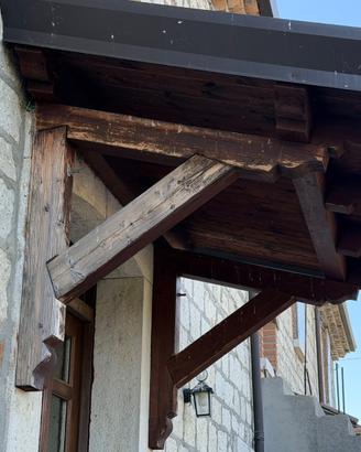 2 pensiline in legno massiccio copertura in tegole