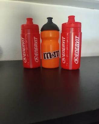 Borracce M&M'S ed Enervit mai utilizzate