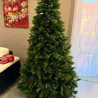ALBERO DI NATALE REALISTICO ED ELEGANTE CON PIGNE