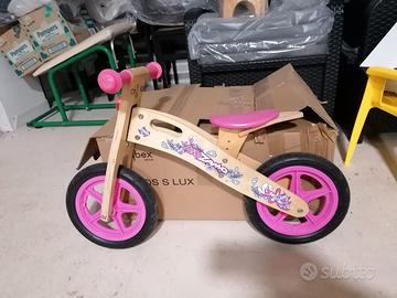 bicicletta equilibrio bambina