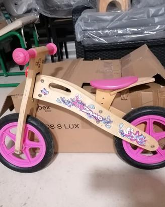 bicicletta equilibrio bambina