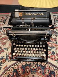 Macchina da scrivere Underwood modello n.5