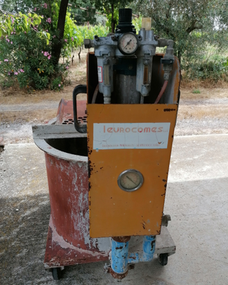 Macchinetta per le iniezioni di cemento