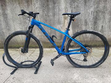 TREK  X CALIBER 8