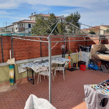 Gazebo ferro leggi bene