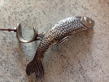 scultura pesce in ottone 