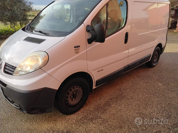 Furgone Renault trafic coibetato anno 2014 km32000