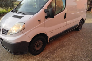Furgone Renault trafic coibetato anno 2014 km32000
