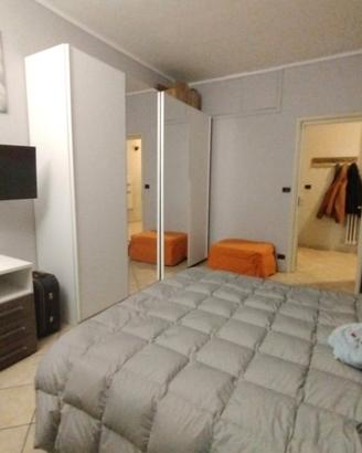 Camera matrimoniale armadio 