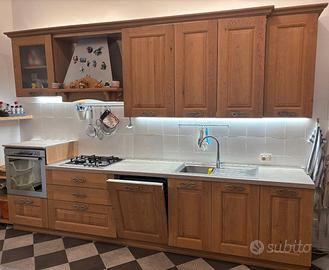 ARREDAMENTO SALOTTO E CUCINA