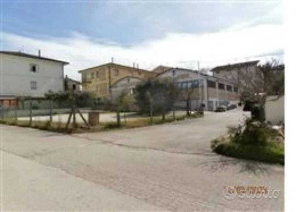 Immobile in asta di 1395 m² a Torre San Patrizio - Vista 2