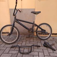 BMX Moma 20" freestyle con pegs + manubrio e sella