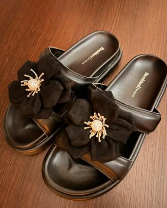 Sandali River Island neri con fiore gioiello